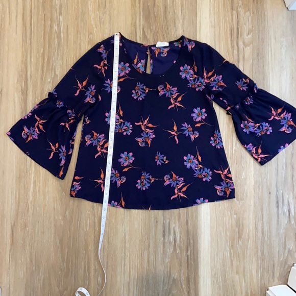 🌸Floral top - Picture 2 of 10